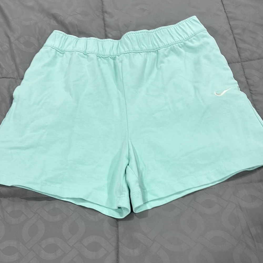 Nike Green Athletic Shorts Lightweight Elastic Waist